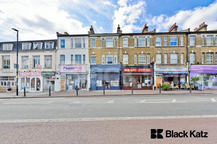 All Bills Included, duplex studio with roof terrace Lavender Hill, Clapham
